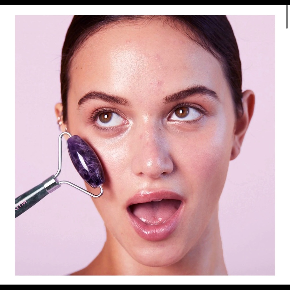 Skin Gym Amethyst Crystal Facial Roller / Gua Sha